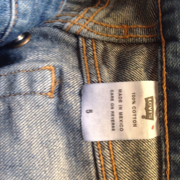 Vintage Levi’s Shorts - Picture 6 of 6